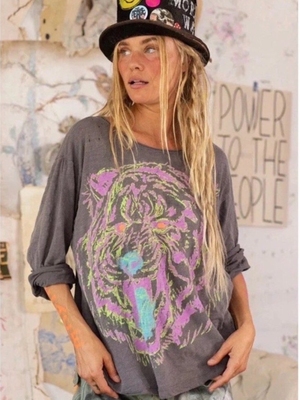 Magnolia Pearl Tiger Fave Viggo Long Sleeve Tee OS Gray